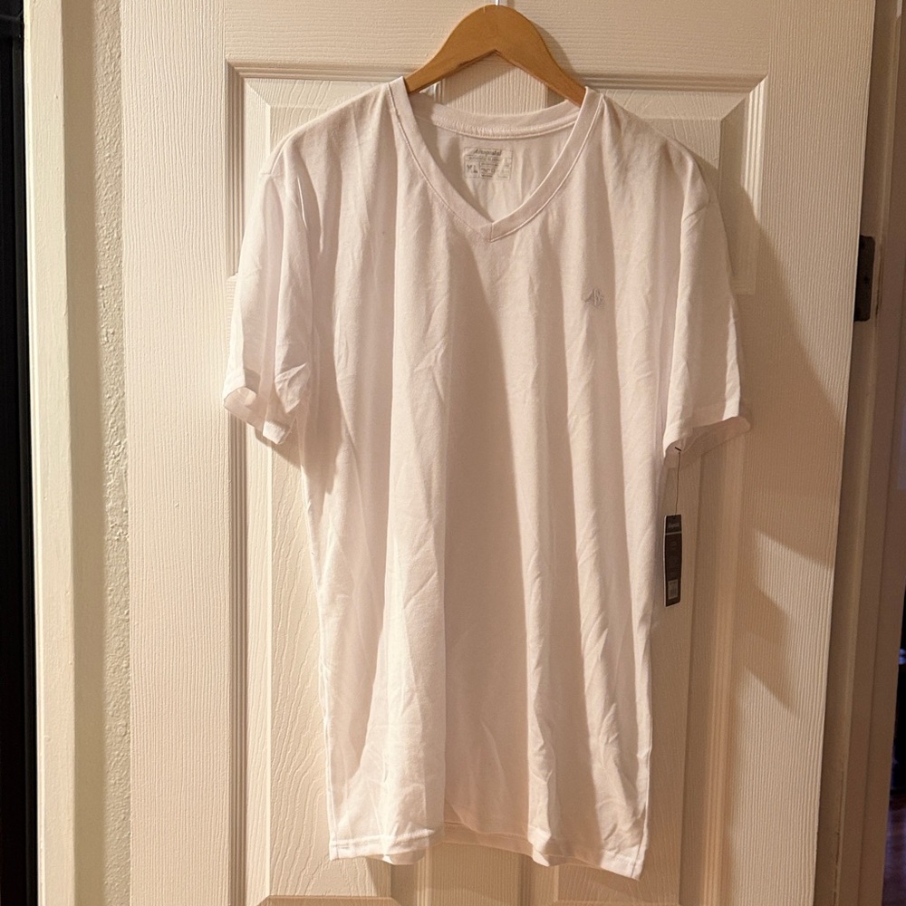 Aeropostale Men's Classic White V-Neck Sleepwear Tee